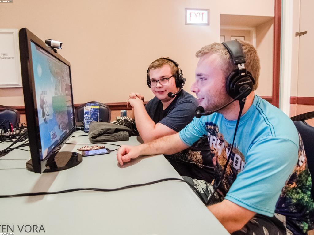 ការណ៍សង្ខេបអំពីល្បែងតាមអ៊ីនធើណិត